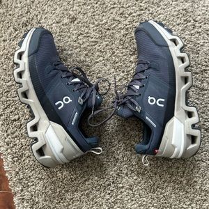 On Cloudwander Waterproof Hiking Shoes Size 7 Never Worn